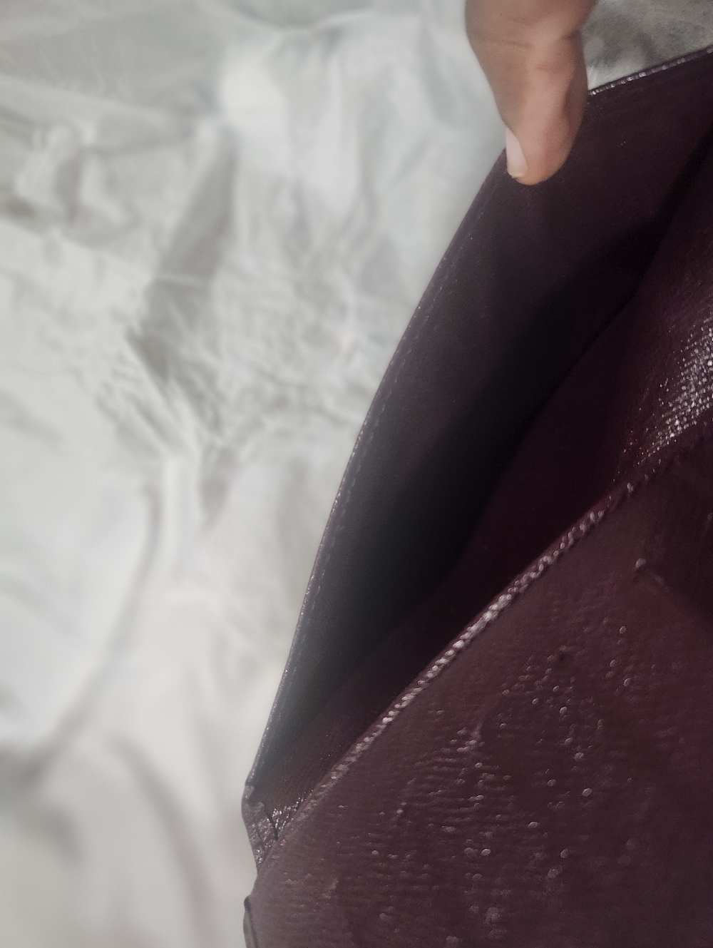 Louis Vuitton Taiga leather long wallet. - Picture 12 of 15